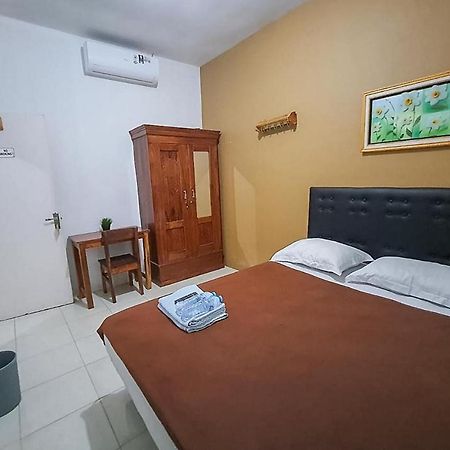 Syafa Homestay Syariah Mitra Reddoorz Tuban  Zewnętrze zdjęcie