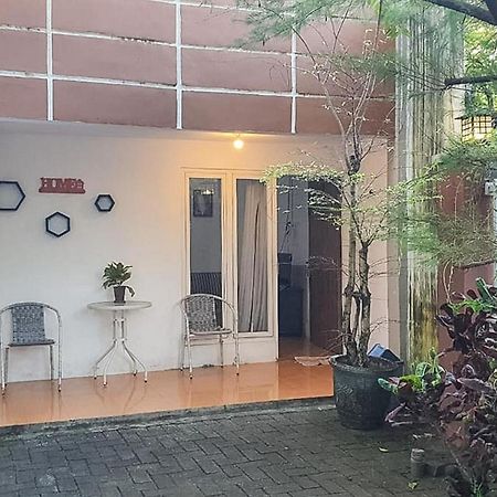 Syafa Homestay Syariah Mitra Reddoorz Tuban  Zewnętrze zdjęcie