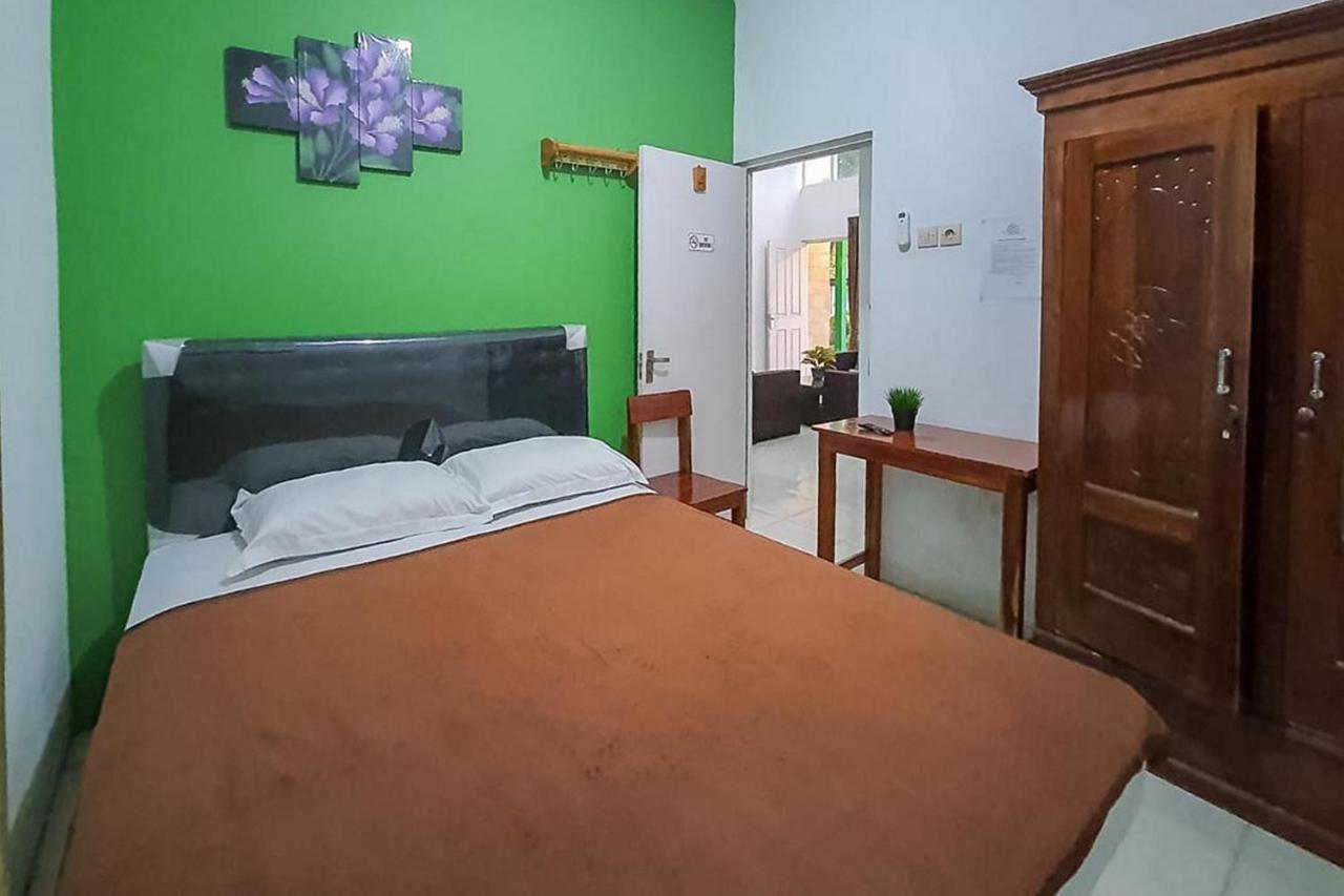 Syafa Homestay Syariah Mitra Reddoorz Tuban  Zewnętrze zdjęcie
