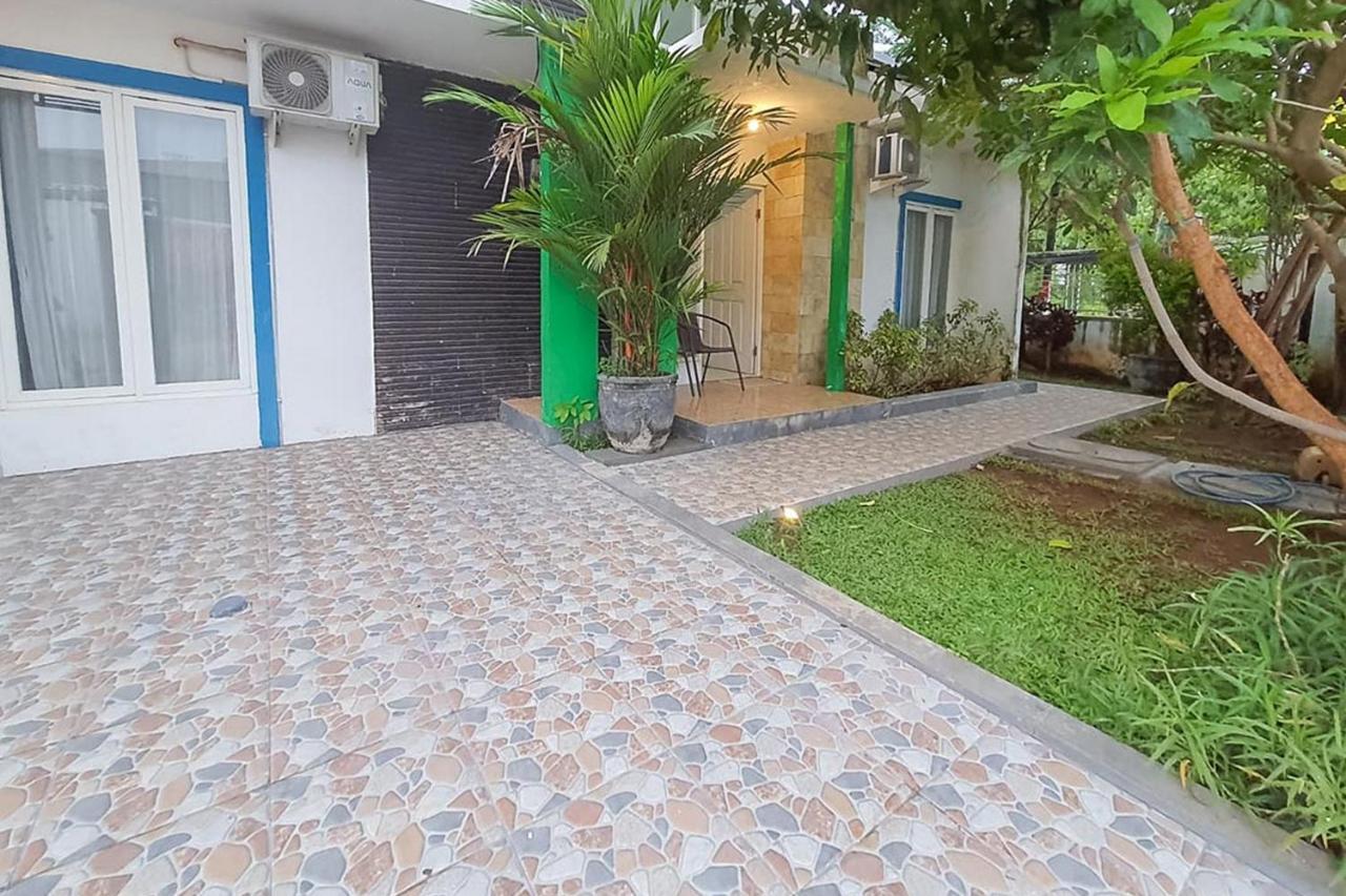 Syafa Homestay Syariah Mitra Reddoorz Tuban  Zewnętrze zdjęcie
