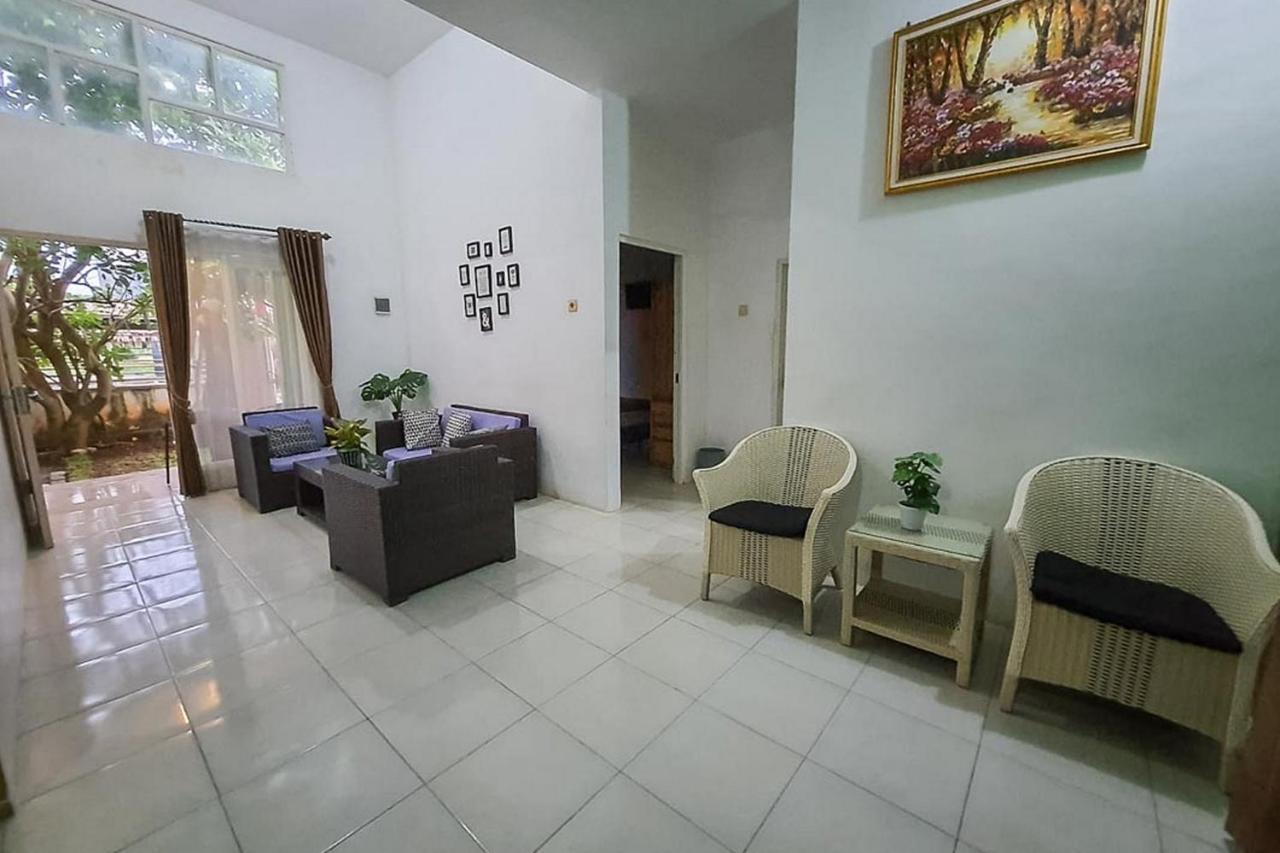 Syafa Homestay Syariah Mitra Reddoorz Tuban  Zewnętrze zdjęcie